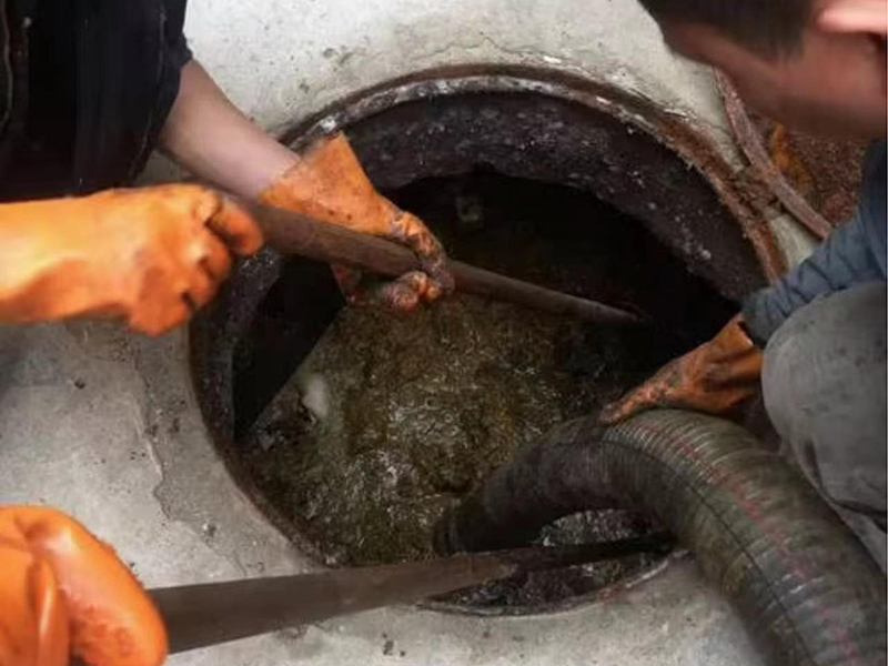 固安清理化粪池时如何避免沼气的危害？